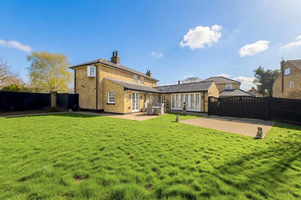 Property photo 2 of 19