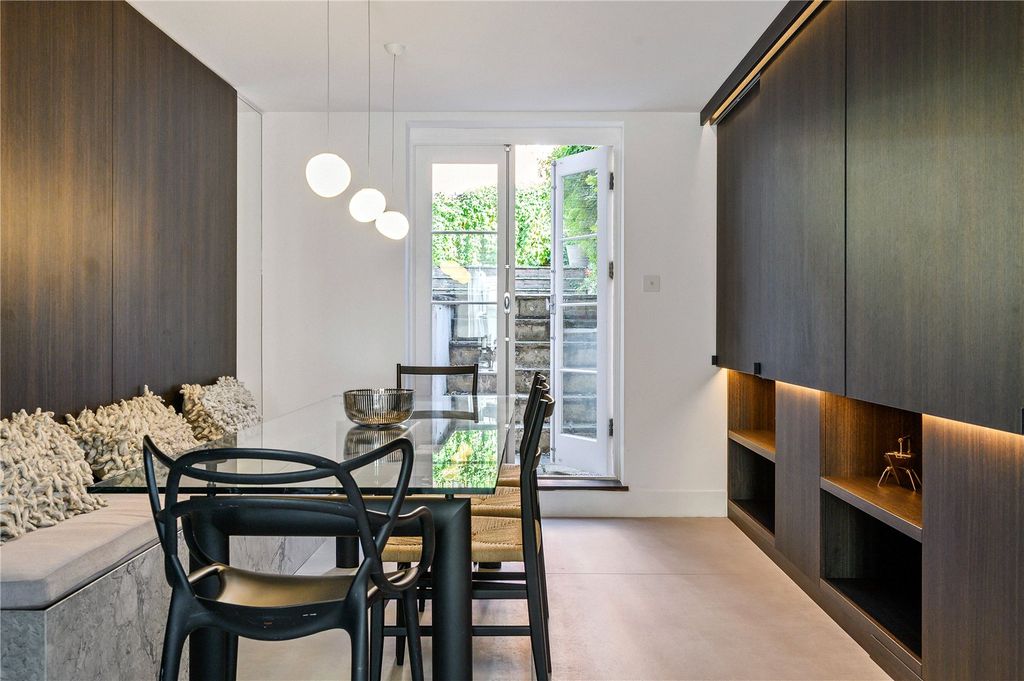 Property photo 3 of 38 Dining