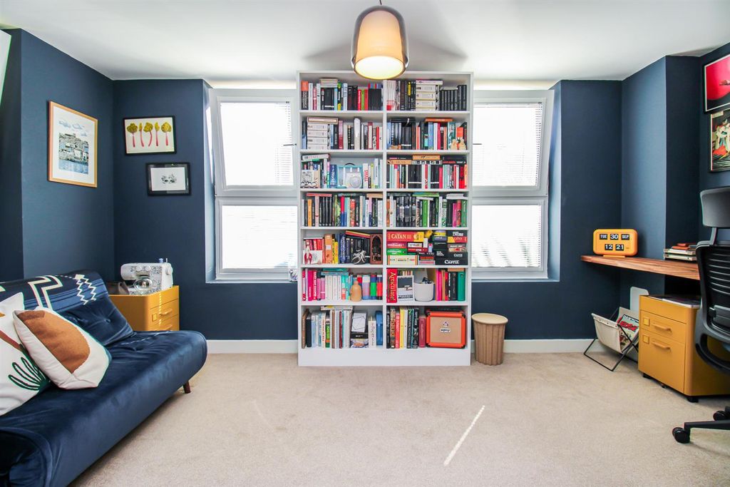 Property photo 2 of 9 Bedroom Two