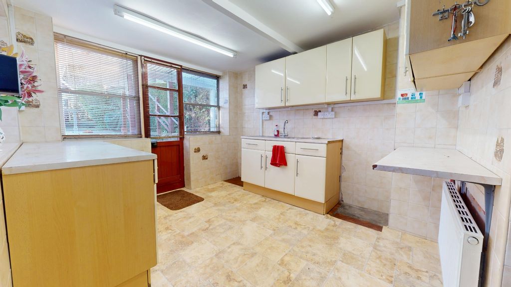 Property photo 3 of 16 4687453