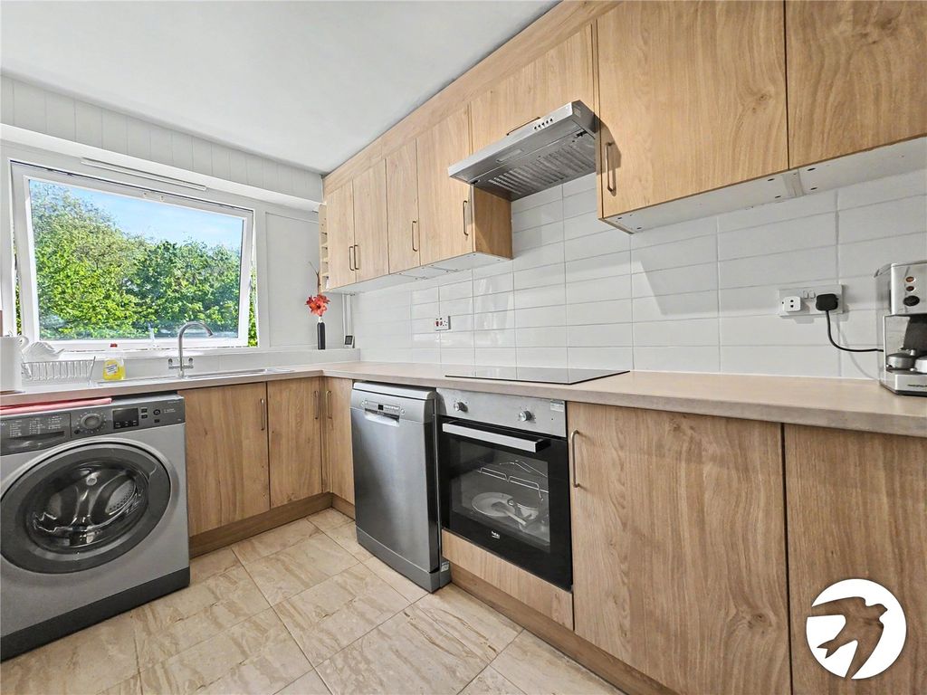 Property photo 3 of 9 Picture No. 04