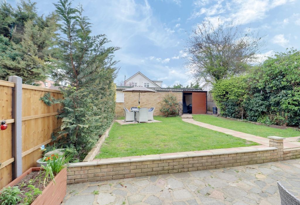 Additional image 17 of 3 bed semi-detached house for salePalmerston Road, Rainham RM13