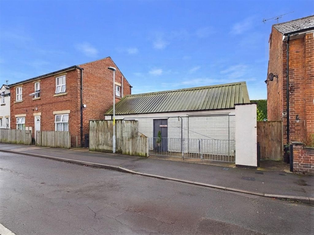 Property photo 1 of 5