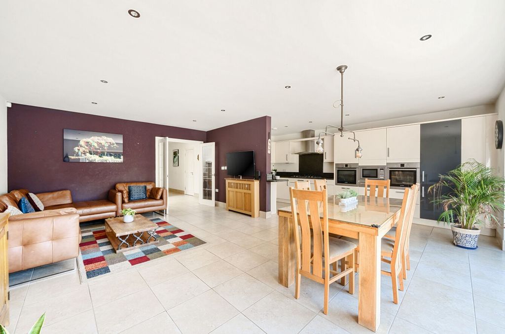 Property photo 2 of 12 Open Plan Living