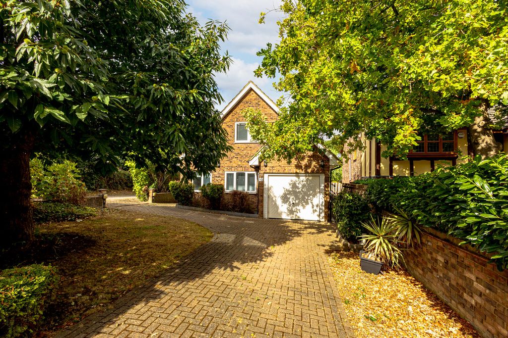 Property photo 2 of 36