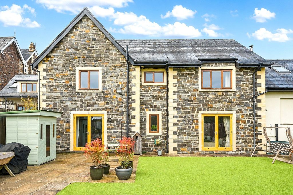 Property photo 1 of 29 Picture No. 43