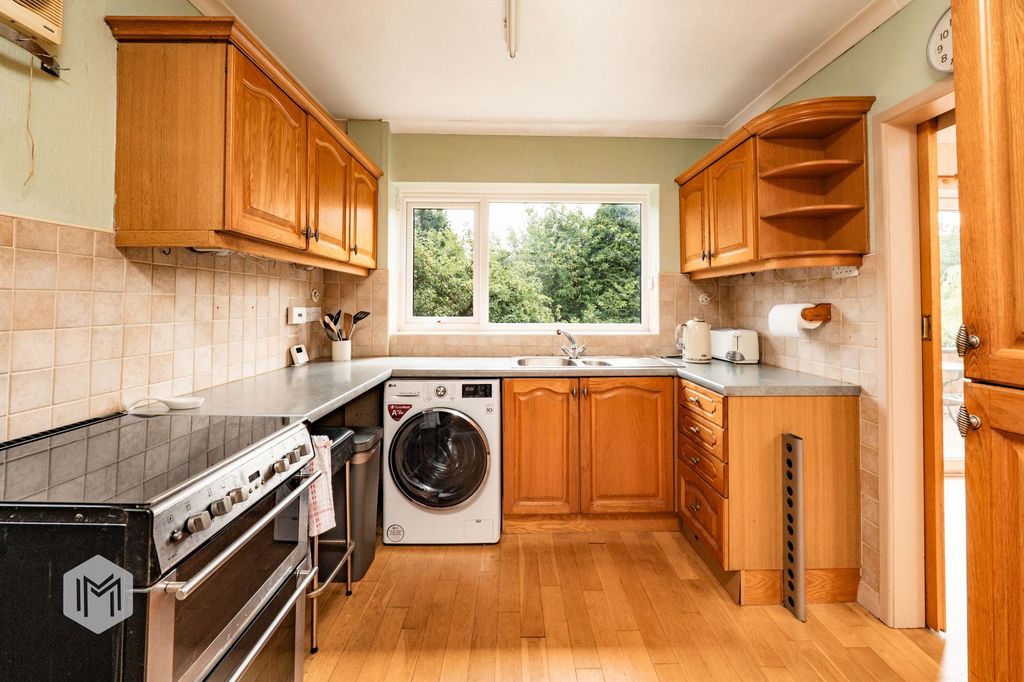 Property photo 3 of 34