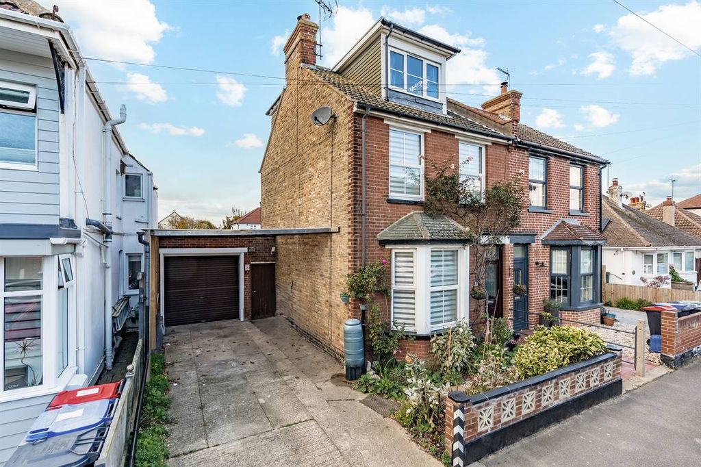 Property photo 1 of 25