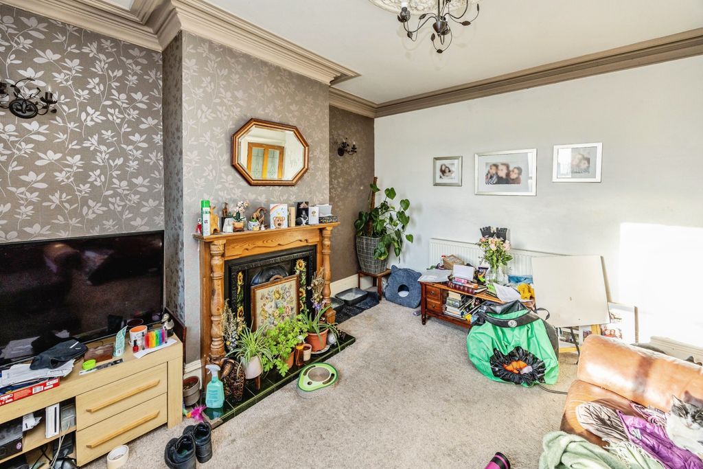 Property photo 3 of 9 Living Room