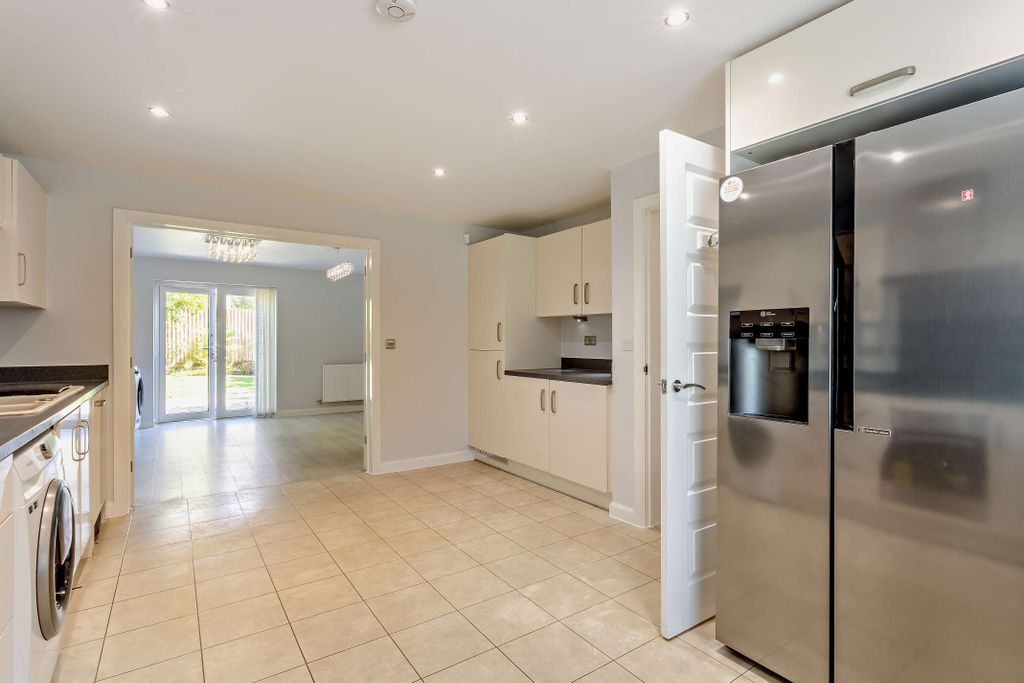 Property photo 3 of 17 Picture No. 06