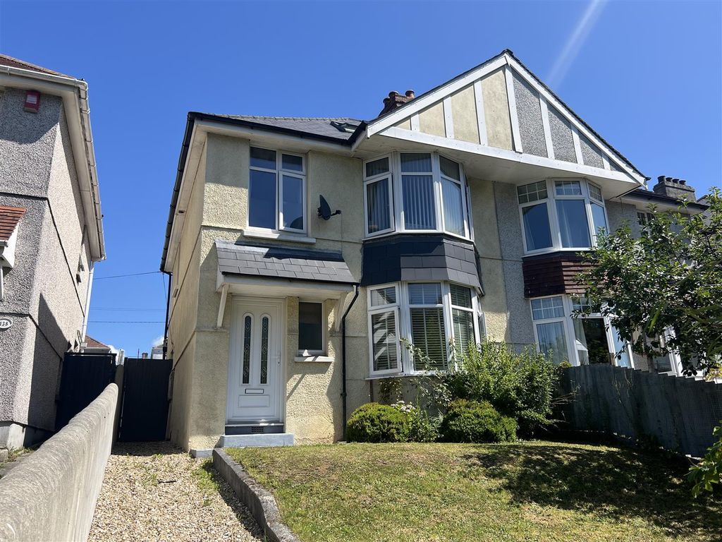 Property photo 1 of 25 Plymouth Road