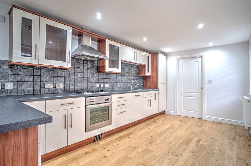 Property photo 2 of 9 Picture No. 02