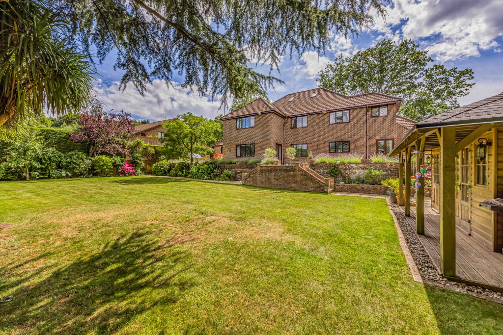 Property photo 1 of 34 Forest Green, Lady Bettys Drive, Fareham-Small-Por