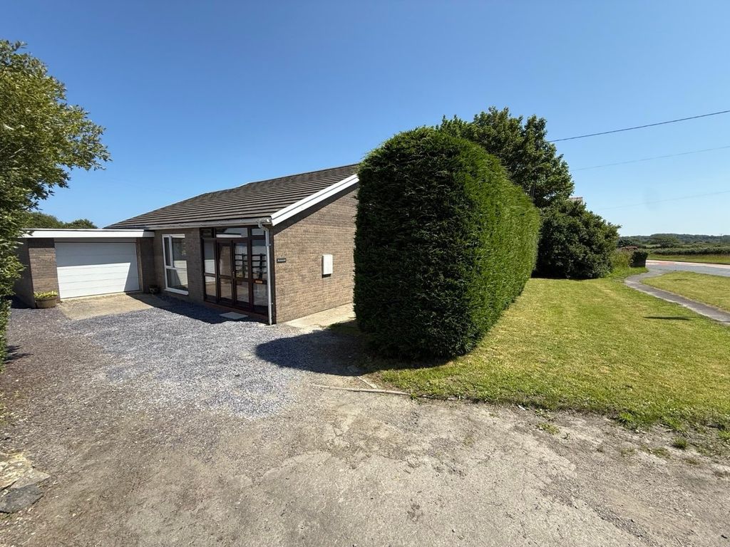 Property photo 1 of 28