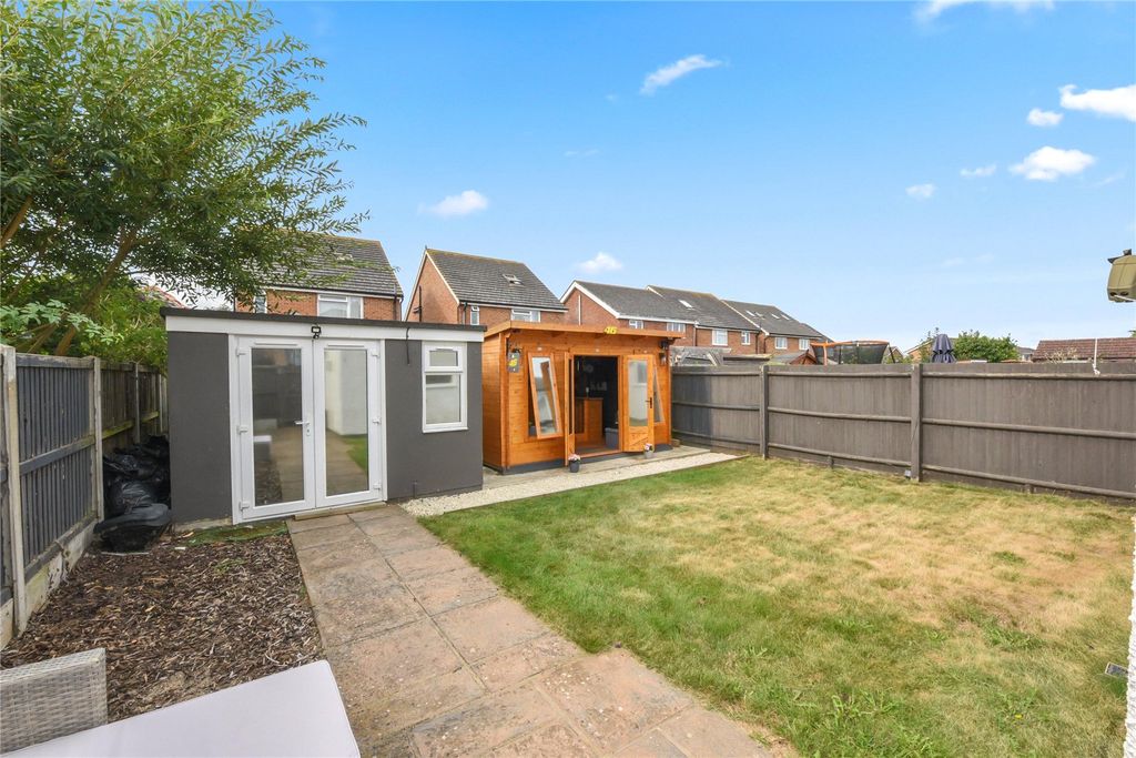 Property photo 3 of 26 Picture No. 24