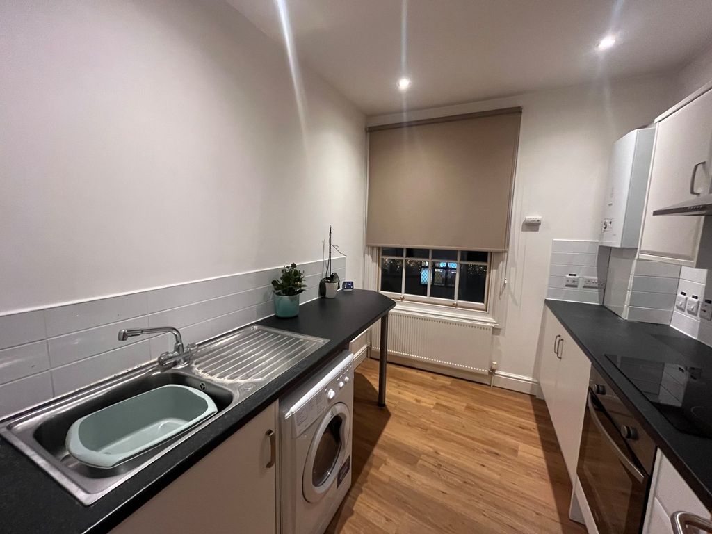 Property photo 2 of 5 Picture No. 12