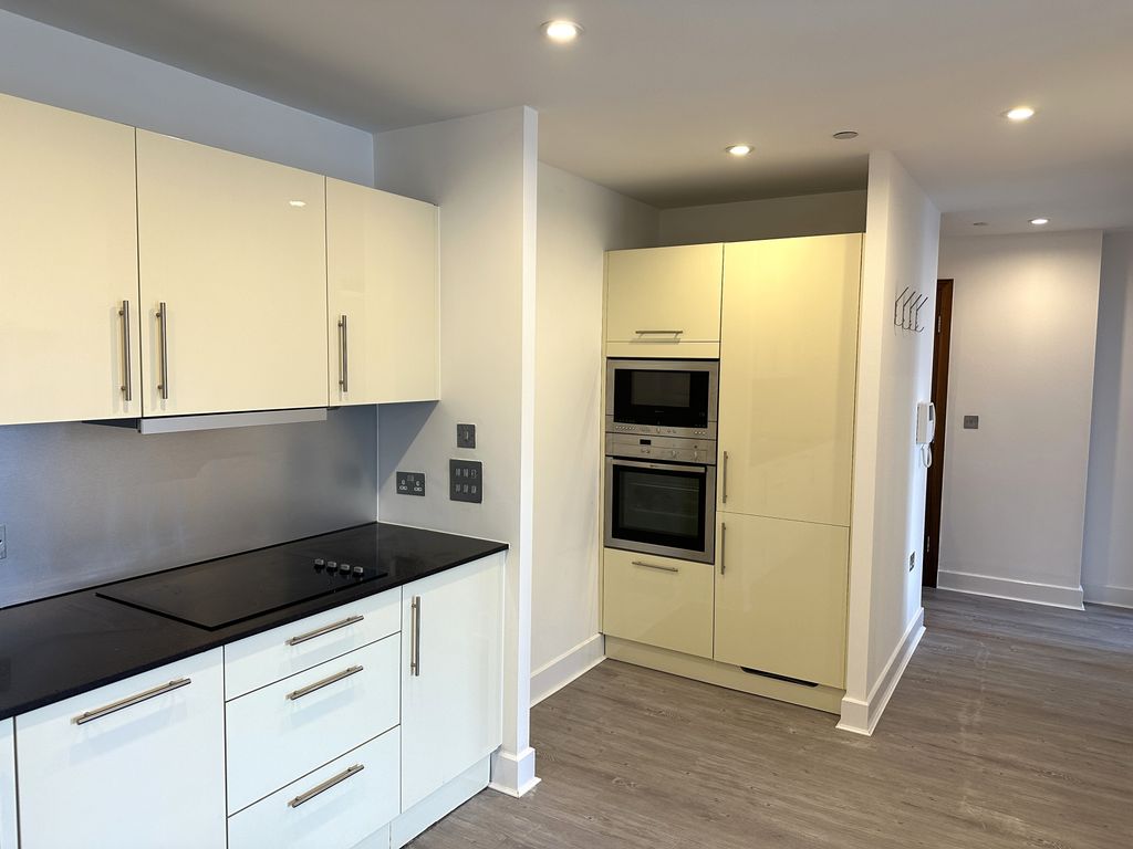 Property photo 3 of 12 Kitchen
