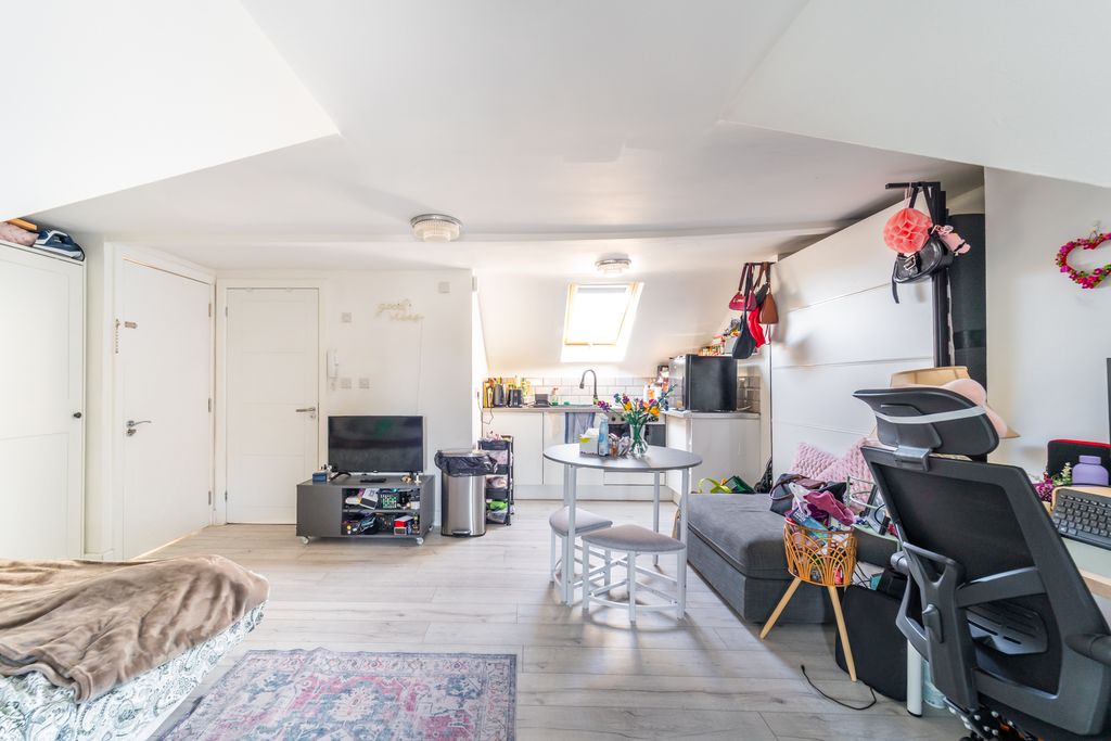Property photo 3 of 10 Mba09962