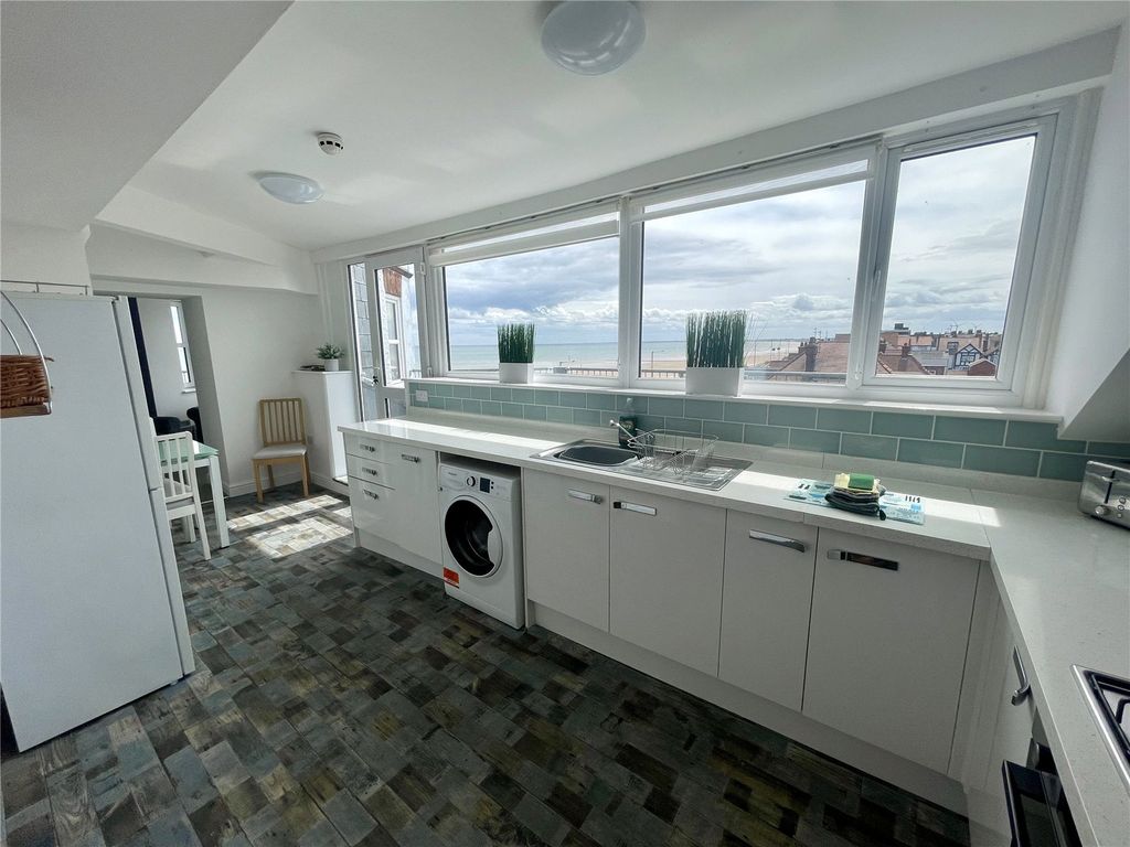 Additional image 12 of 2 bed flat for saleSouth Marine Drive, Bridlington, East Yorkshire YO15