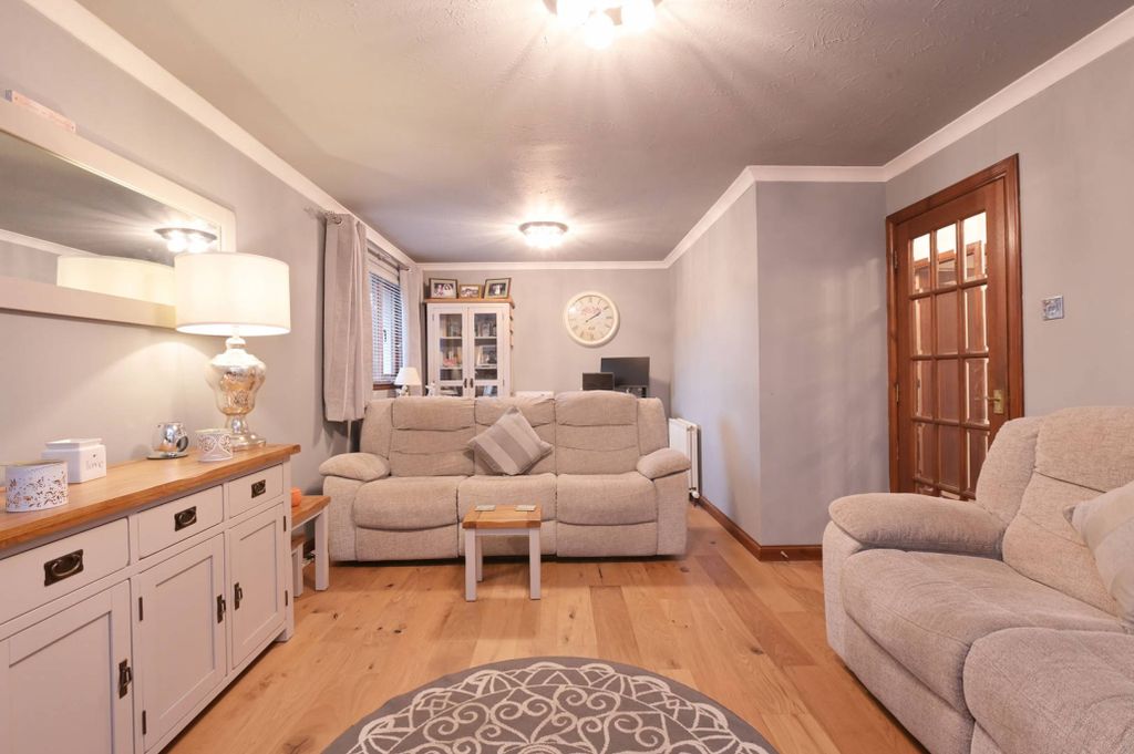 Property photo 2 of 30