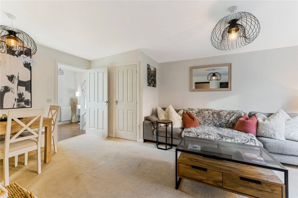 Property photo 2 of 27 Picture No. 18