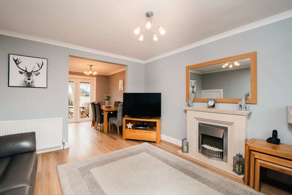 Property photo 2 of 28 Living Room