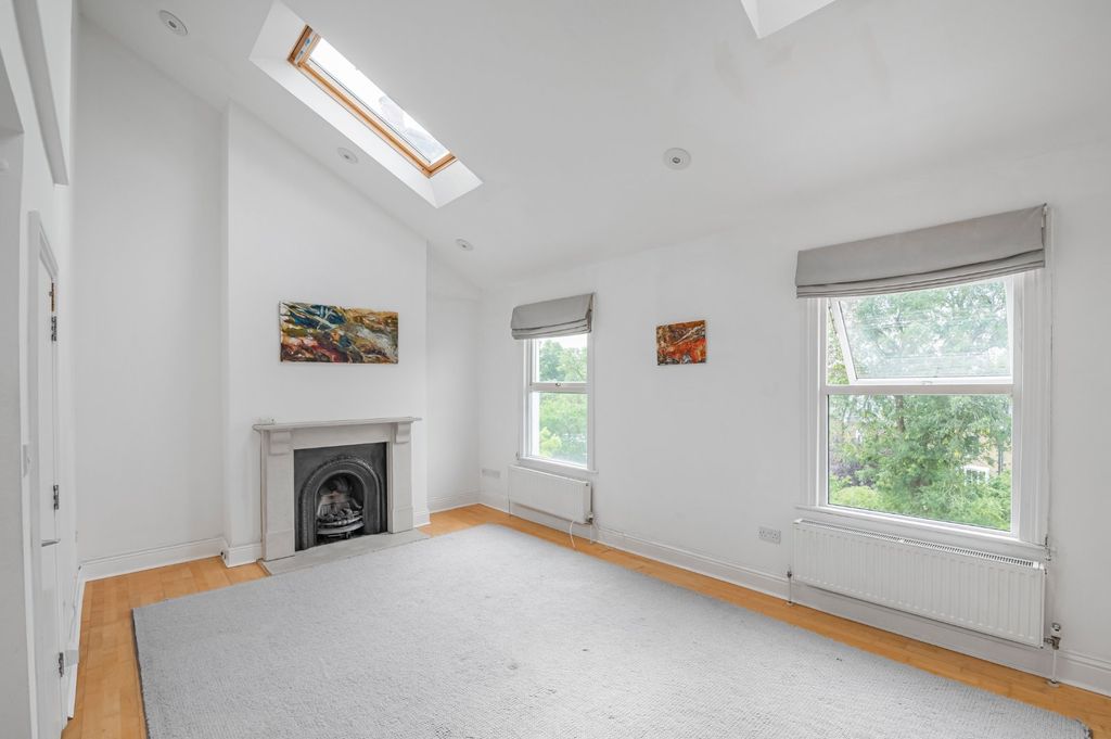 Property photo 2 of 14 Picture No. 20