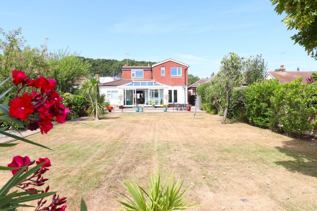 Property photo 1 of 32