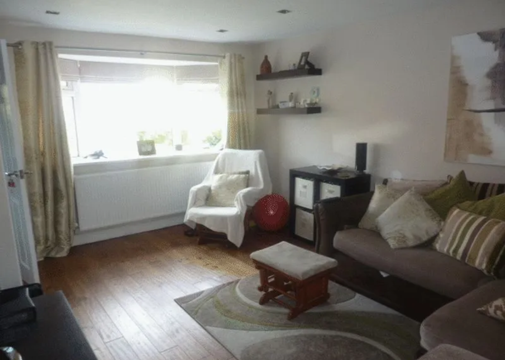 Property photo 2 of 7