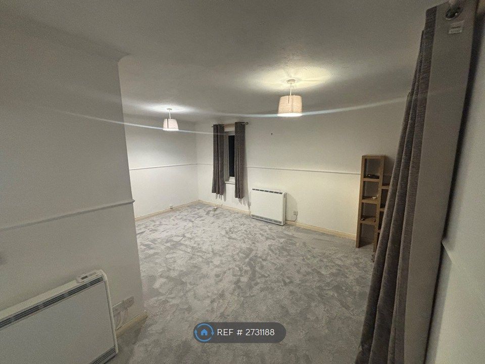 Property photo 1 of 15 Living Room