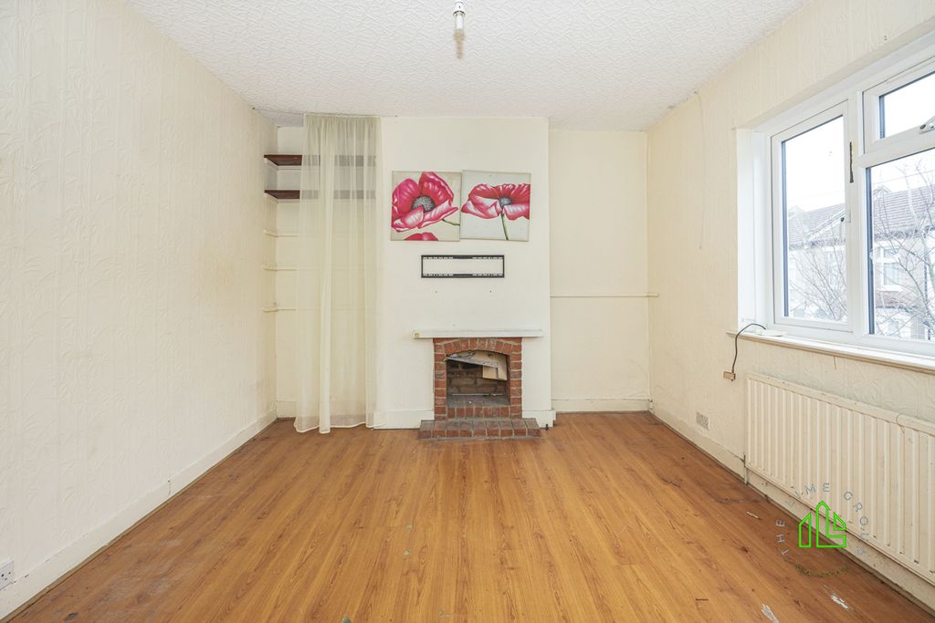 Property photo 3 of 14