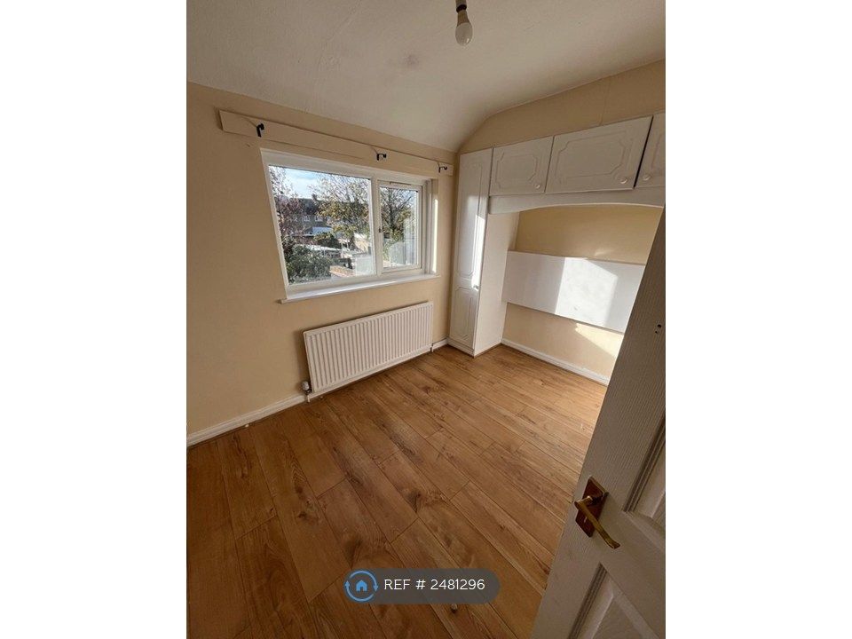 Property photo 3 of 8 Bedroom