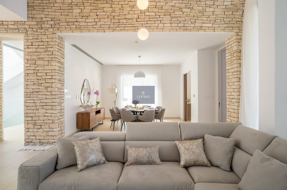 Property photo 3 of 29