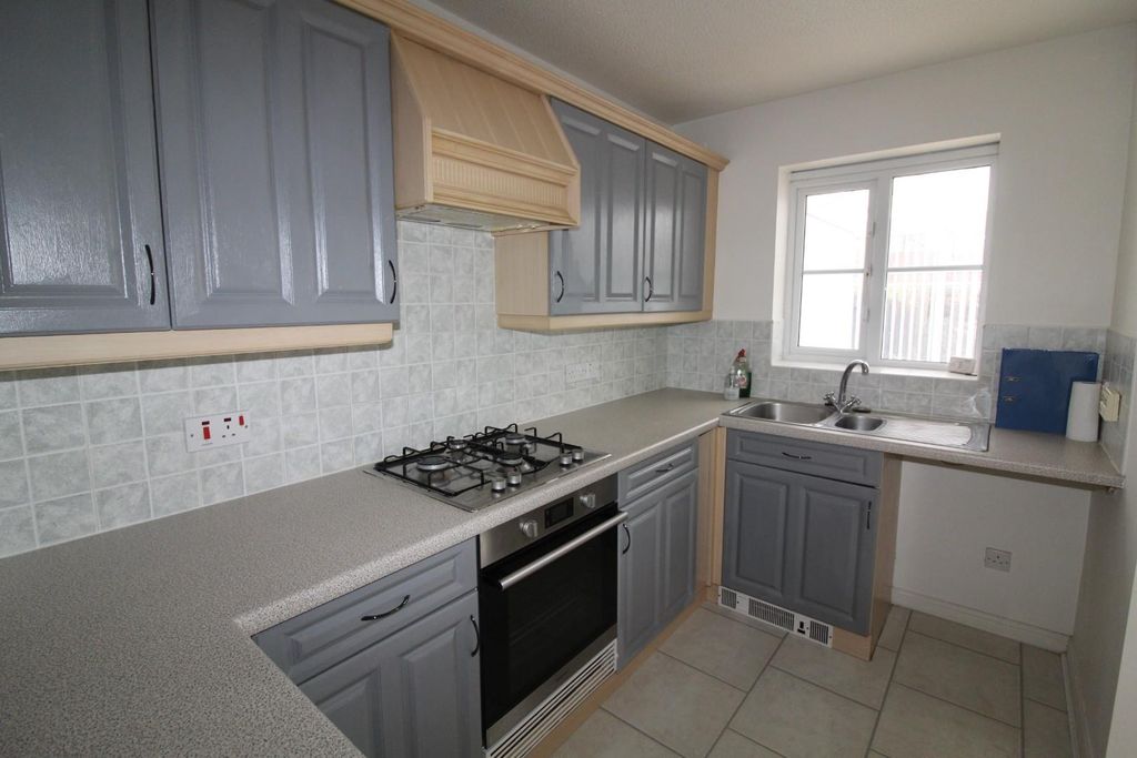 Property photo 3 of 14 Kitchen