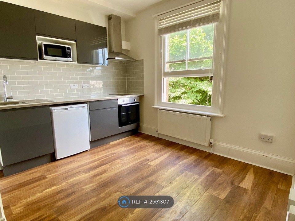 Property photo 1 of 3