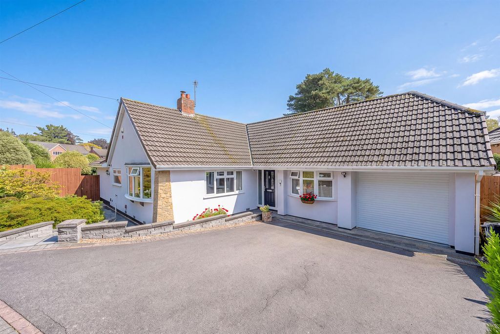 Property photo 1 of 40