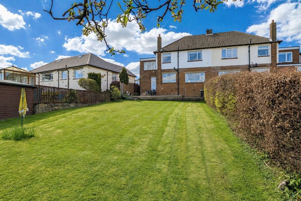 Property photo 1 of 27 Laverock Ewemove 22