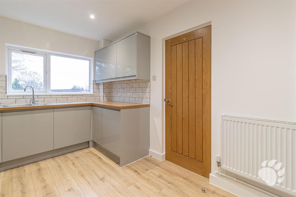 Property photo 3 of 24 Kitchen