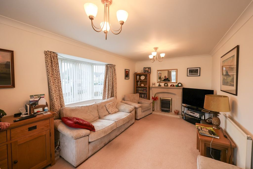 Property photo 2 of 21