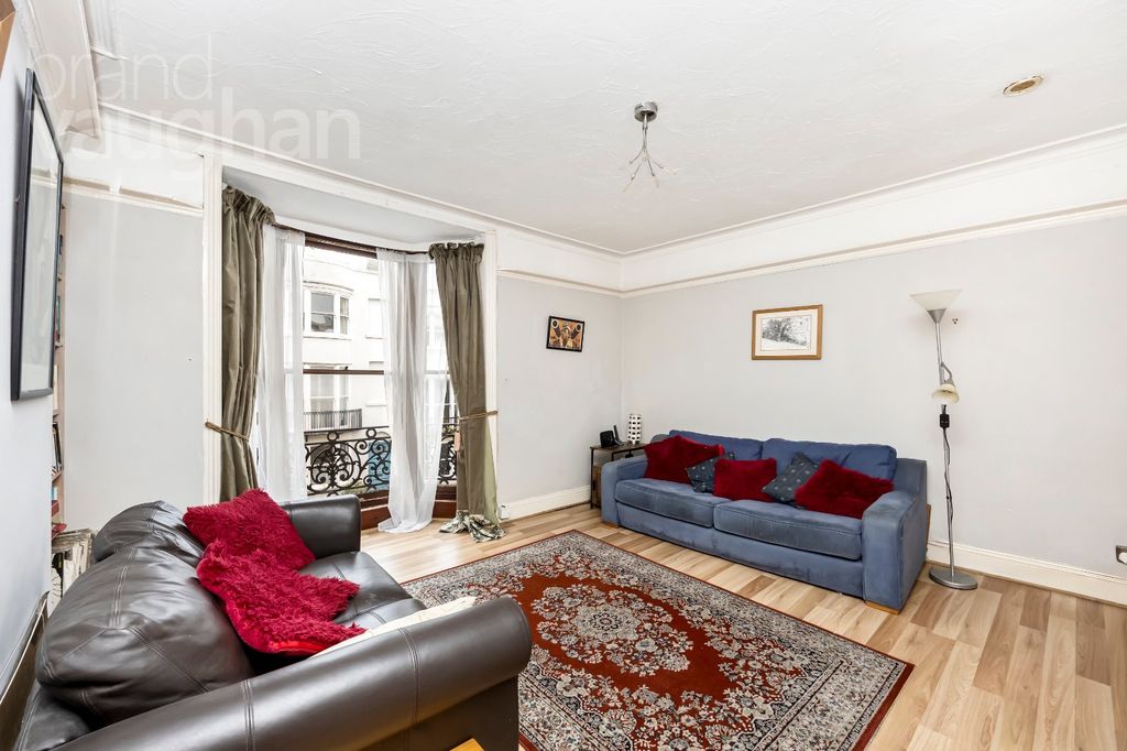 Property photo 2 of 15 Picture No. 07