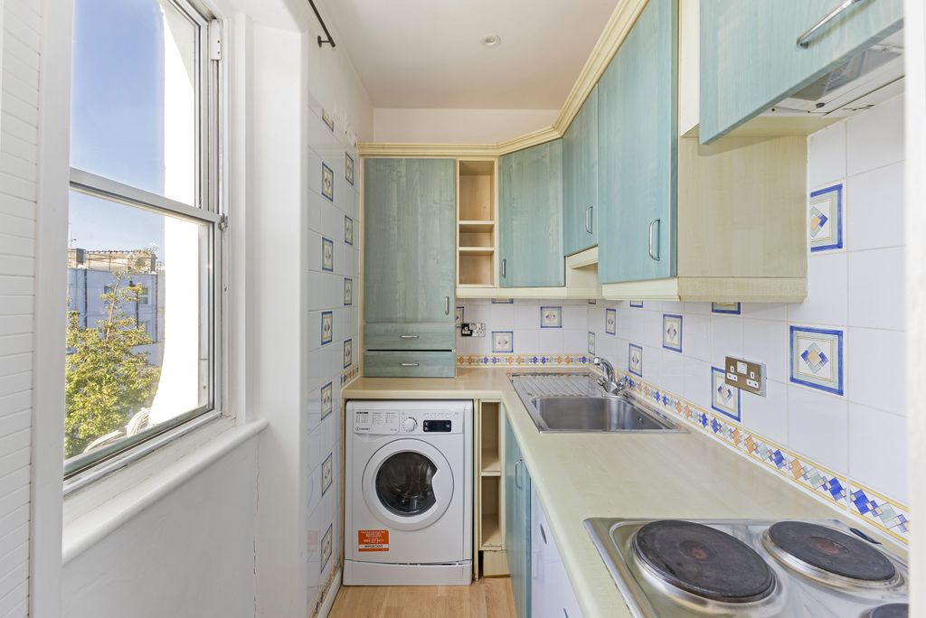 Property photo 3 of 6