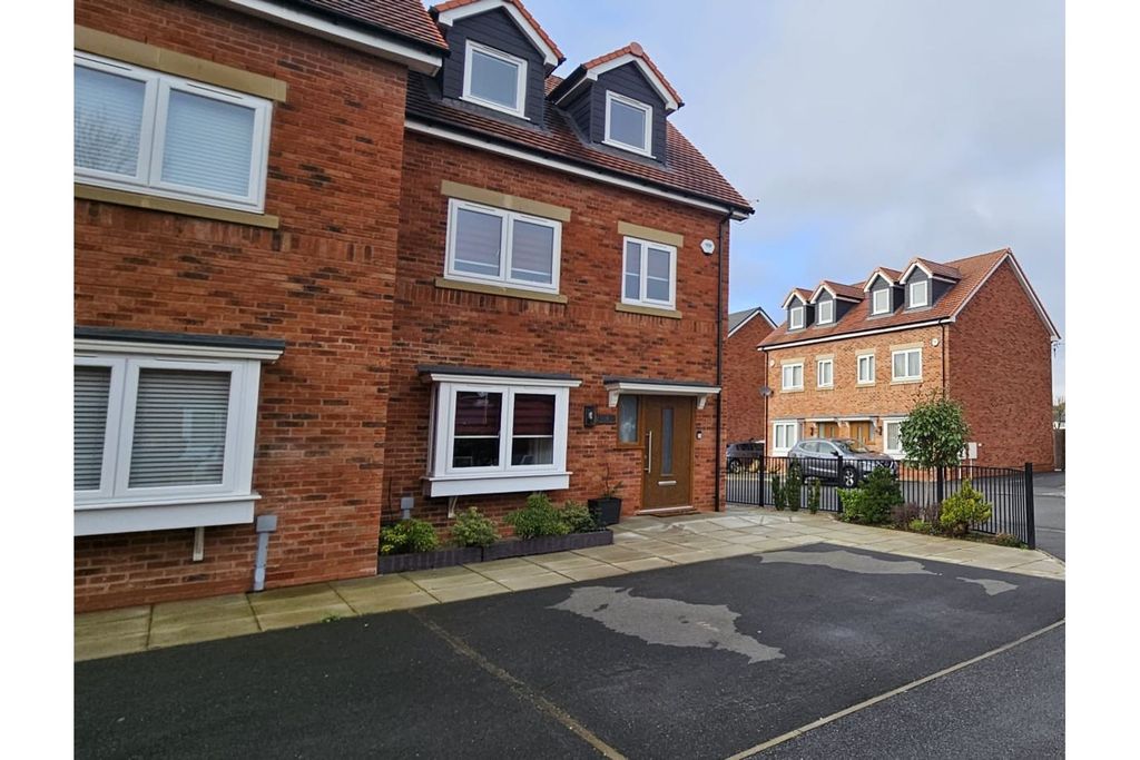 Property photo 1 of 15 Front