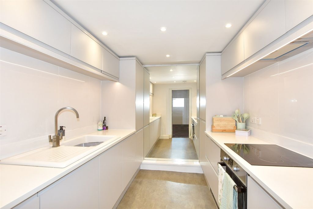 Property photo 1 of 14 Kitchen