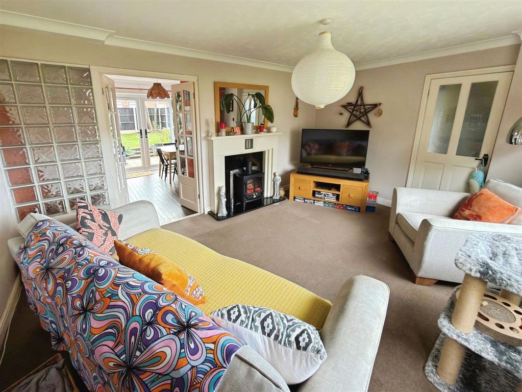 Property photo 2 of 18 Oulton Broad (16).Jpg