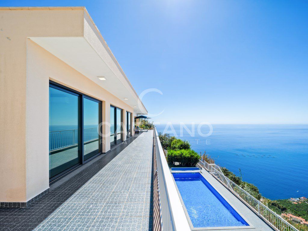 Property photo 1 of 60 3 Bedroom Villa With Pool And Panoramic View Over The Atlantic - Arco Da Calheta