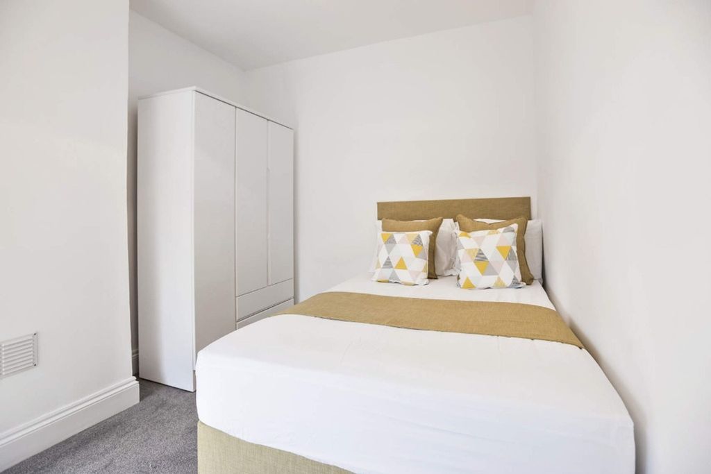 Property photo 3 of 8 This Beautifully Presented Double Bedroom Features...