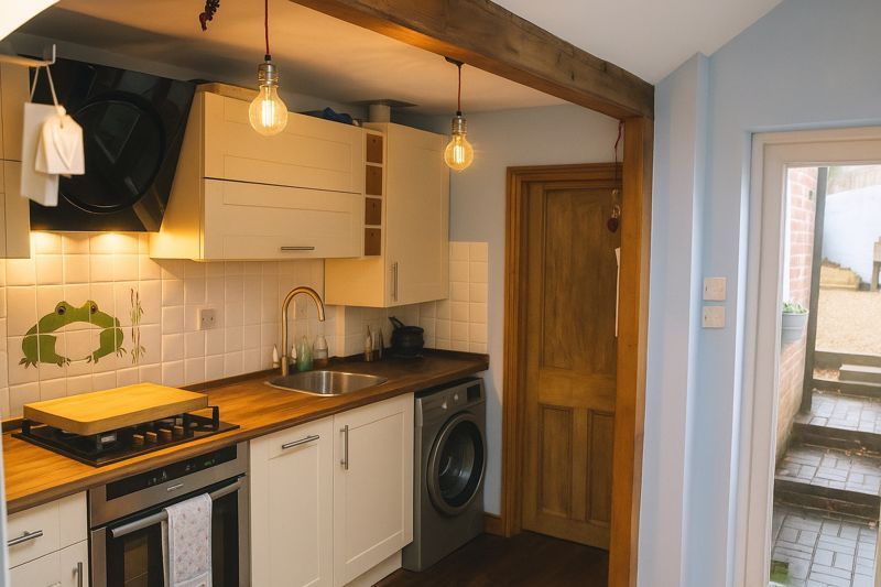 Property photo 3 of 7 Photo 5