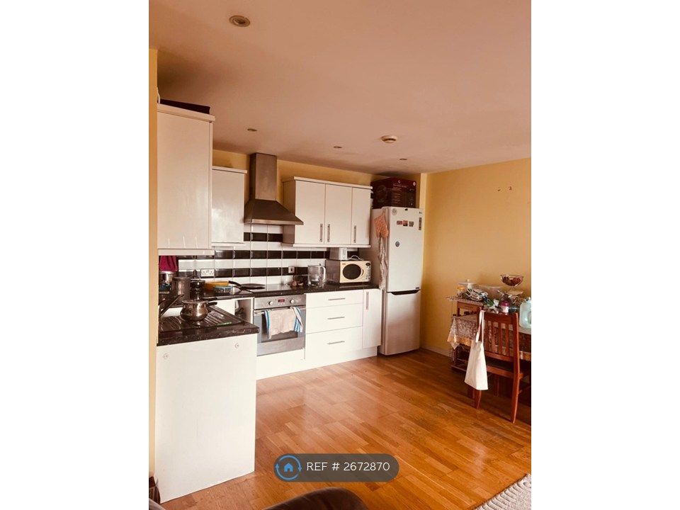 Property photo 3 of 9 Big Kitchen