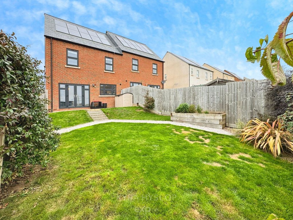 Property photo 2 of 22