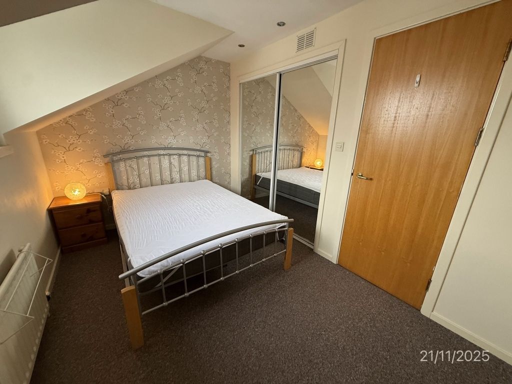 Property photo 3 of 10 Bedroom